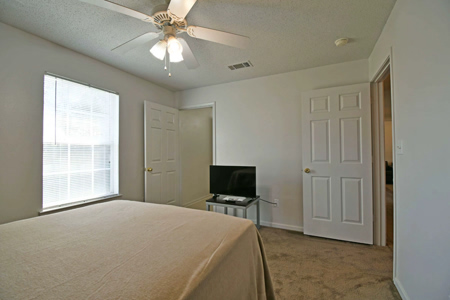 Pine_Trace-Interior-Bedroom-0095-1200w