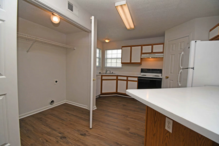 Pine_Trace-Interior-Kitchen-1823-1200w