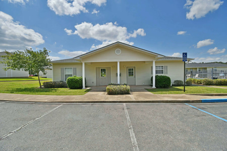 Pine_Trace-exterior-a-office-1778-1200w