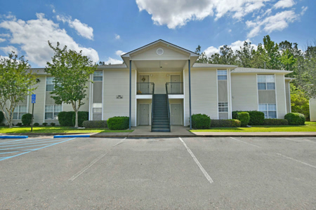 Pine_Trace-exterior-front-1774-1200w