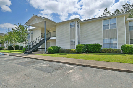Pine_Trace-exterior-front-1811-1200w