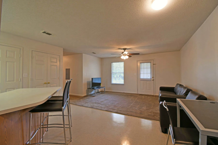 Pine_Trace-meeting-Living-0119-1200w
